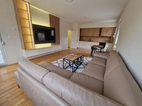 NA PRODAJU – Moderan dvosoban stan, 70 m², Podgorica (Big Fashion) 