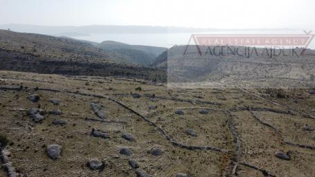 Brač Nerežišća 88252 m2 južna strana prilika - moguća izgradnja