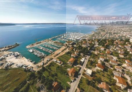 Kaštel Gomilica građevinsko M1 3200 m2 prvi red do mora
