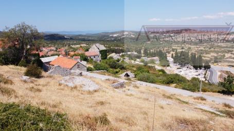 Nerežišća otok Brač građevinsko zemljište 901 m2 + 2 dozvole - novo