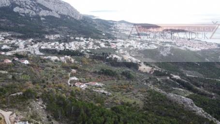 Makarska 11466 m2 zemljište uz planinu Biokovo