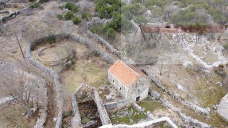 Imotski Slivno kamene kuće + okućnica - novo u ponudi