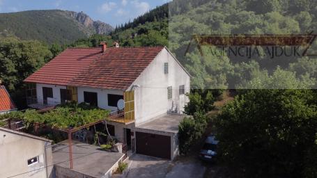 Imotski Donji Proložac kuća 187 m2 - povoljno