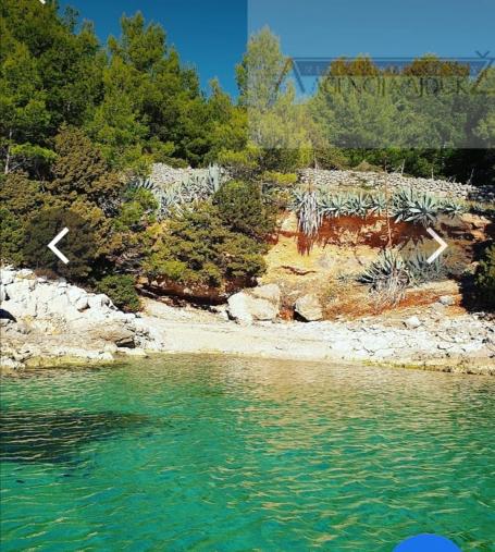 Hvar Jelsa T2 građevinsko zemljište 9243 m2 prvi red do mora!