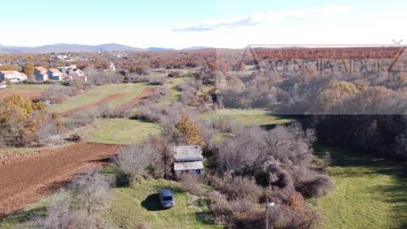 Imotski objekt + građevinsko zemljište 2569 m2 Proložac Gornji