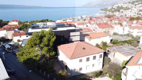 Baška Voda kuća 547 m2 uži centar, blizini mora i plaže