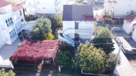 Biograd na moru kuća 200 m2 + okućnica - novo u ponudi