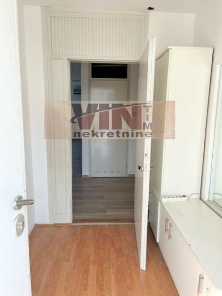 SAVSKI VENAC EKONOMSKI FAKULTET 76m2 , (T) ,185000e