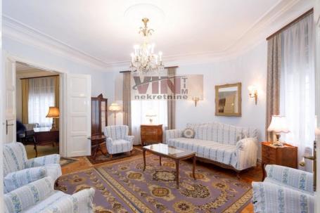 STARI GRAD ATELJE 212 121m2 , 495000e