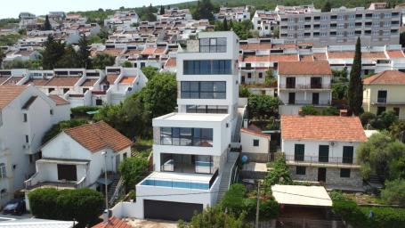 Prodaja Dve Vile sa Bazenima u Krašićima (Tivat)