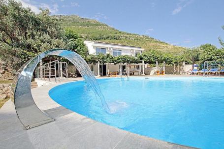 Luxuriöse Villa zum verkauf in Reževići (Budva)