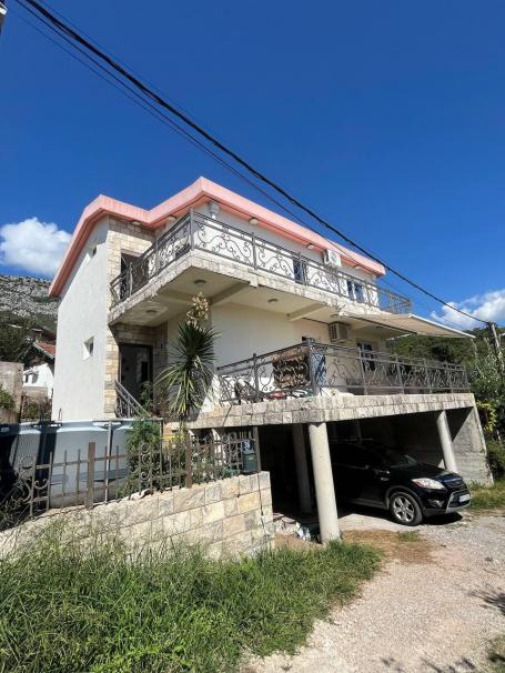 Prostrana Dvospratna Kuća u Šušnju, Bar