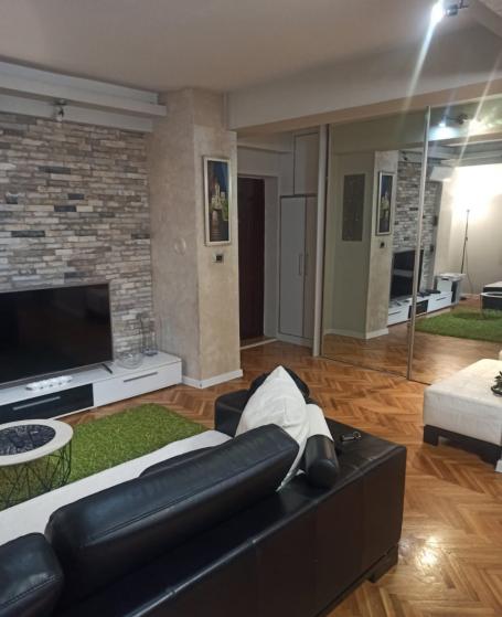 Spacious 3-Bedroom Apartment For Sale in Bar, Makedonian Settlement