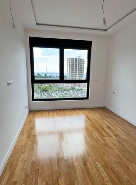 Neu Ein-Zimmer Wohnung im Zentrum von Bar mit Panoramablick auf das Meer
