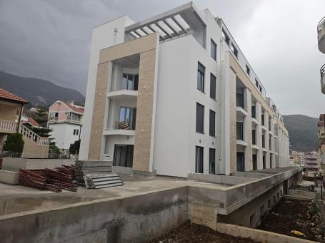 Zwei-Zimmer-Wohnung zum Verkauf in Budva, Podmaine