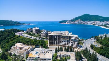 Luksuzni Jednosobni Apartmani u Harmonia Apart-Hotelu, Budva