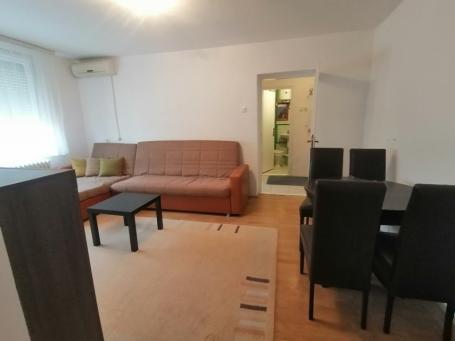 Namešten dvosoban stan 47m2 - Detelinara