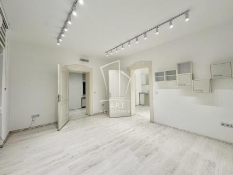 Autentičan predratni salonac - mereno 90m2 ID#13260