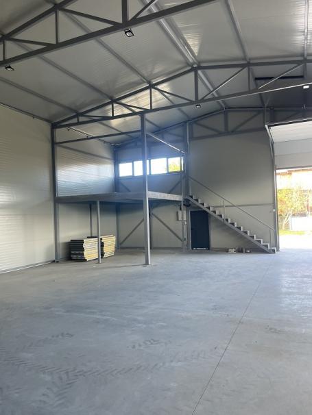 ZEMUN NOVOSADSKI AUTOPUT 325m2 , 1600e