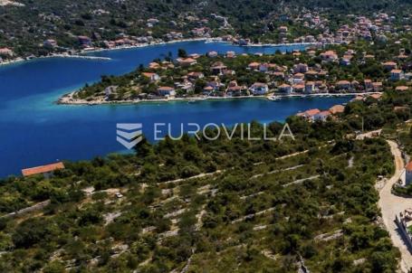Drvenik Veliki poljoprivredno zemljište 1.900 m²