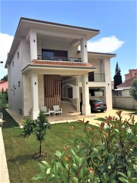 Vila, 400m2, Blok 9, Podgorica