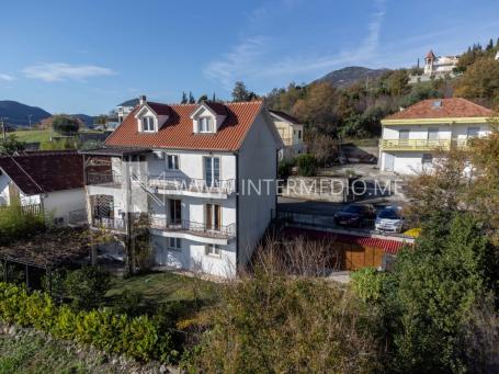 House with Commercial Space – Ratiševina