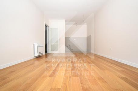 Izdavanje, Dvosoban stan, Podgorica, Central Point, 72m2
