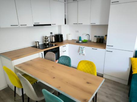 Moderne 1-Zimmer-Wohnung mit Meerblick Zum Verkaufin Bar, Ilino