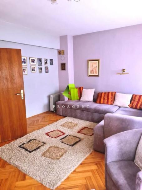 Odlična porodična kuća na Panteleju, 400m2 ID#7495