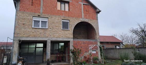 STARA PAZOVA NOVA PAZOVA 365m2 , T ,240000e