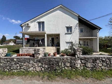 Kuća 375 m² na Prodaju – Donja Gorica, Podgorica