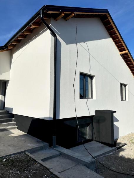 Prodaje se kuća u naselju Aerodrom