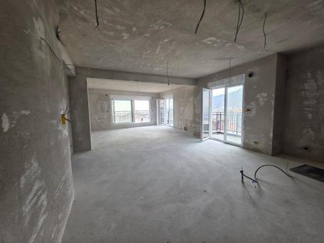 Prodaja trosobnog stana 165 m² u novogradnji sa pogledom na more – Podkosljun, Budva