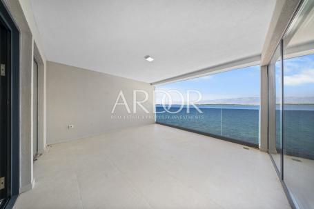 Okolica Zadra, apartman S9 prvi red do mora!