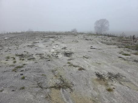 Građevinsko zemljište 2.279m² u Zlataru uz glavnu cestu