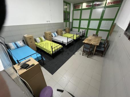 Izdaje se smeštaj za radnike, 50m2 može se izdati i kao poslovni prostor