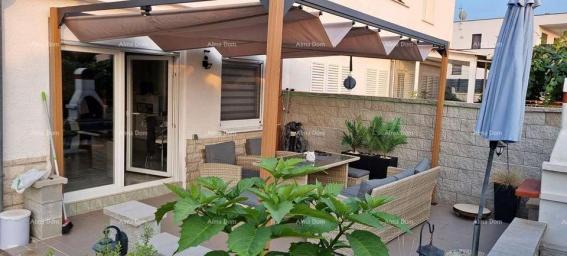 Apartment NOVA VAS Sale of a beautifully decorated, furnished apartment with a sea view! Poreč