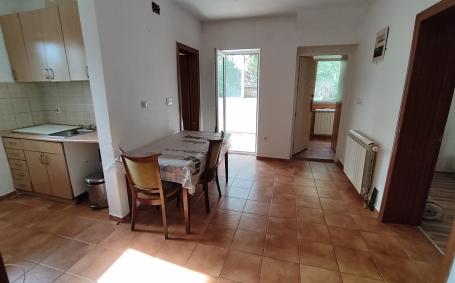Kaluđerica, ul. Stevana Sinđelića, 4. 0, zastakljena L+2T, odmah useljiv, uknj