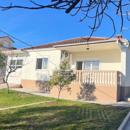 Stan 118 m² na Prodaju – Centar, Tivat