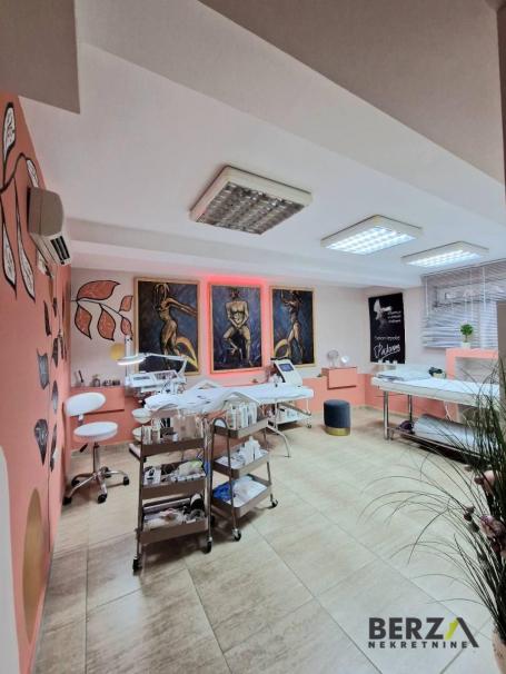 Lokal u neposrednoj blizini Bulevara