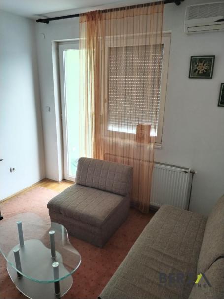NAMEŠTEN JEDNOIPOSOBAN STAN NA BULEVARU EVROPE
