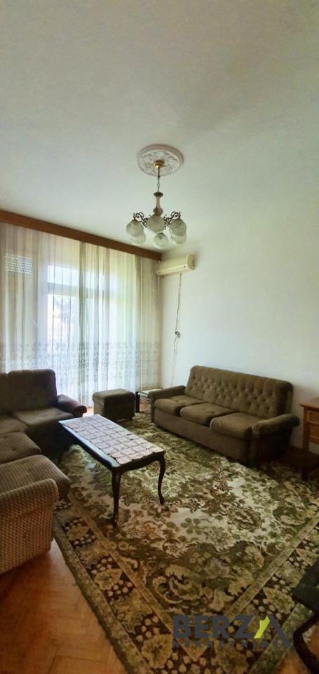 NAMEŠTEN TROSOBAN STAN U CENTRU, STARI GRAD