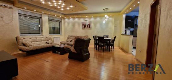 NAMEŠTEN ČETVOROSOBAN STAN SA GARAŽOM, PET FRIENDLY, CENTAR 