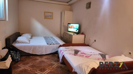 ODLIČNA PET-FRIENDLY GARSONJERA U PETROVARADINU