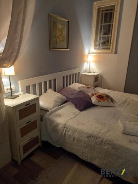  PET-FRIENDLY GARSONJERA NA KEJU SA URAČUNATIM TROŠKOVIMA