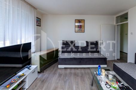 Dvosoban stan 57m2, renoviran, IV sprat, Bogoslovija