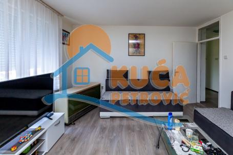 Dvosoban stan 57m2, renoviran, IV sprat, Bogoslovija