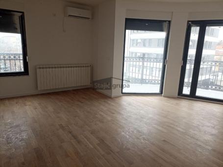 Novogradnja u centru, bez provizije