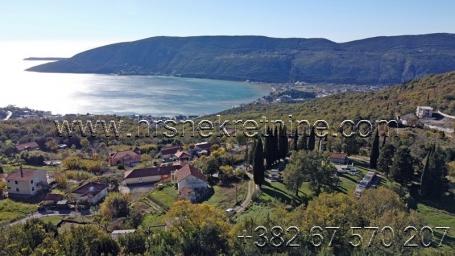 Građevinsko zemljište sa starom kućom Trebesinj Herceg Novi