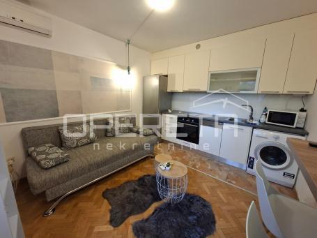 Stan na Blatinama 79,01 m2 odvojen u dvije zasebne jedinice